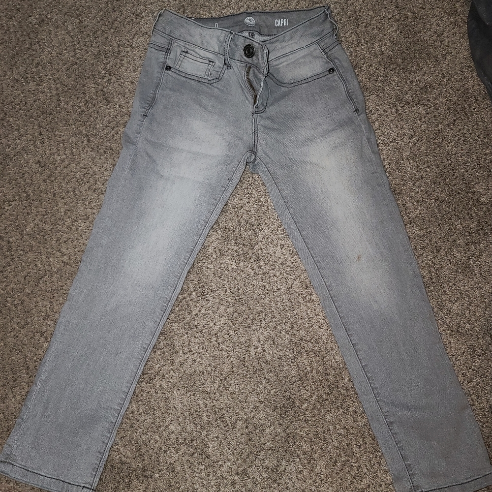 Grey capri pants